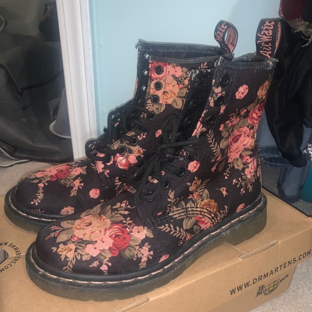 Floral Dr Martens